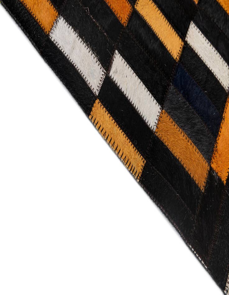 Detail image of 5' x 7' 11 Cowhide - Patchwork Rug