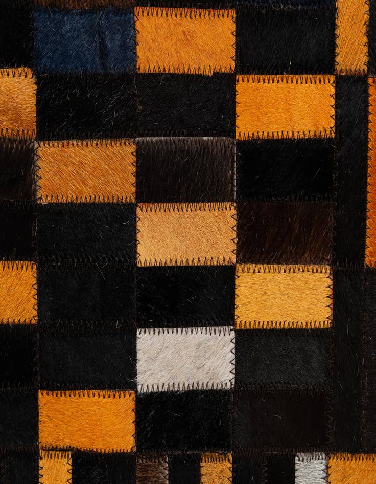 Detail image of 5' x 7' 11 Cowhide - Patchwork Rug