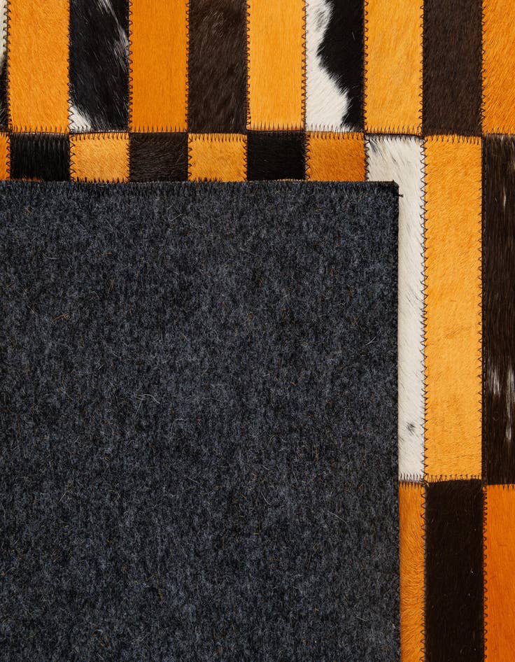Detail image of 5' 1 x 7' 11 Cowhide - Patchwork Rug