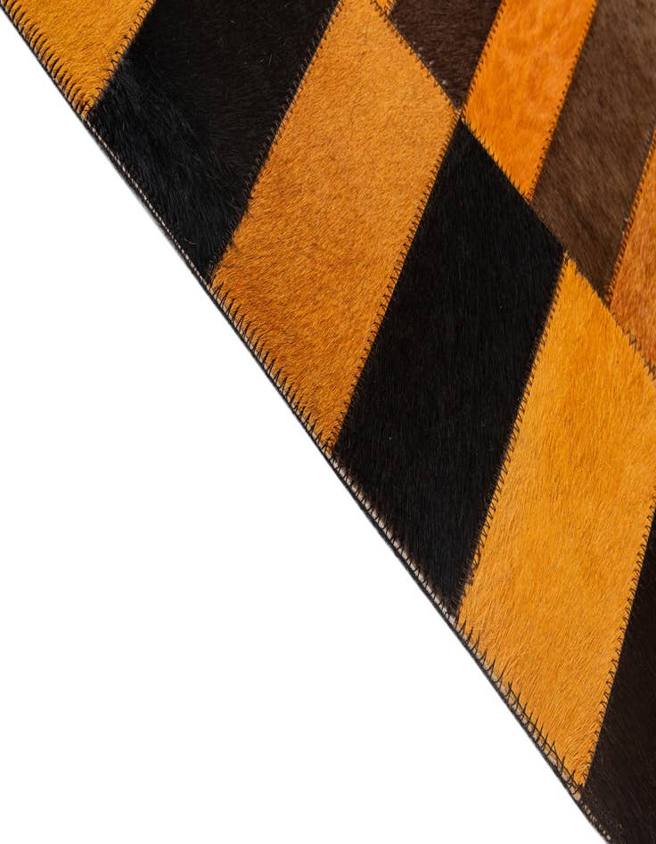 Detail image of 5' 1 x 7' 11 Cowhide - Patchwork Rug