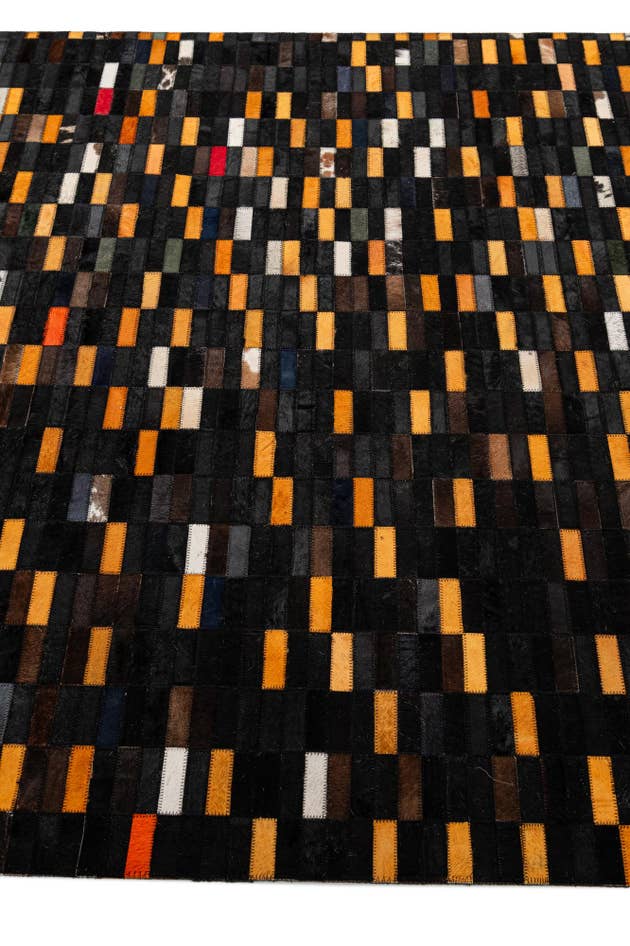 Detail image of 5' 1 x 8' Cowhide - Patchwork Rug