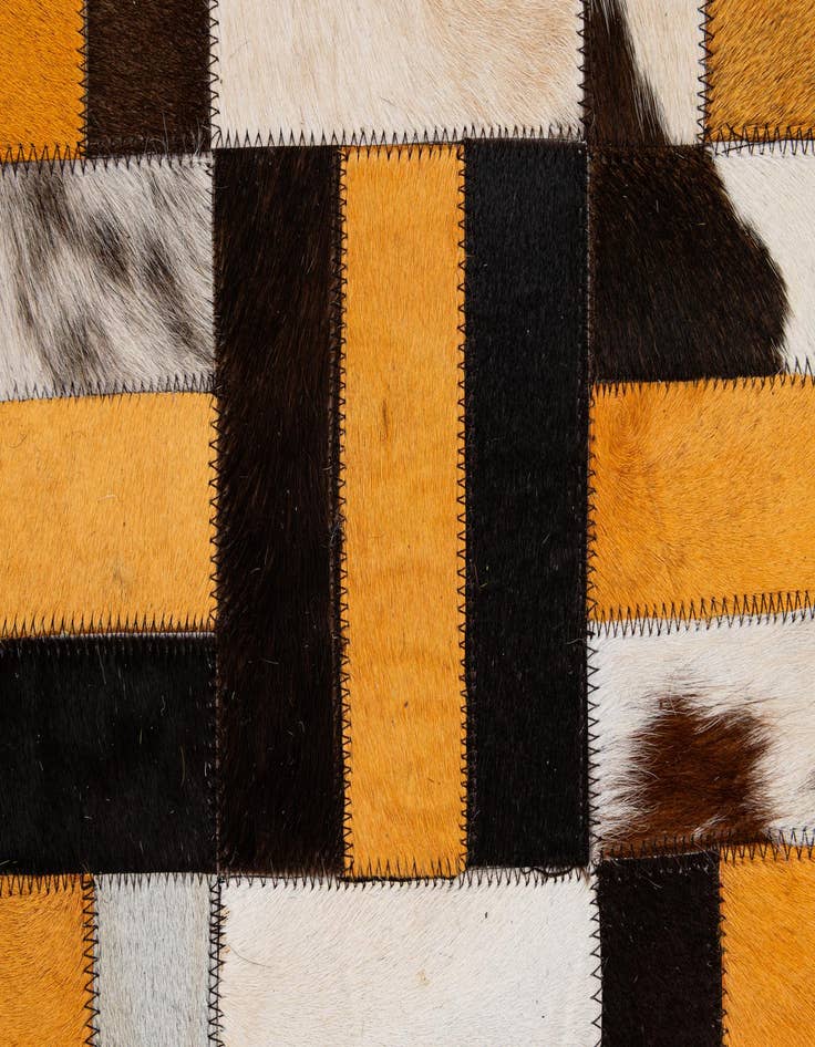 Detail image of 5' 2 x 8' Cowhide - Patchwork Rug