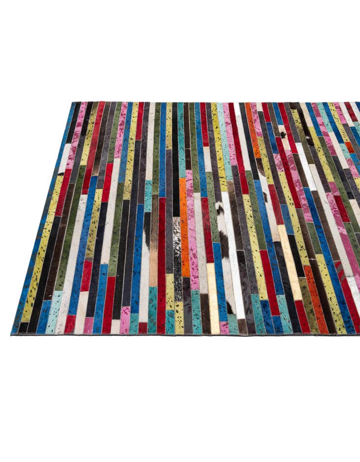 Detail image of 5' 1 x 8' Cowhide - Patchwork Rug