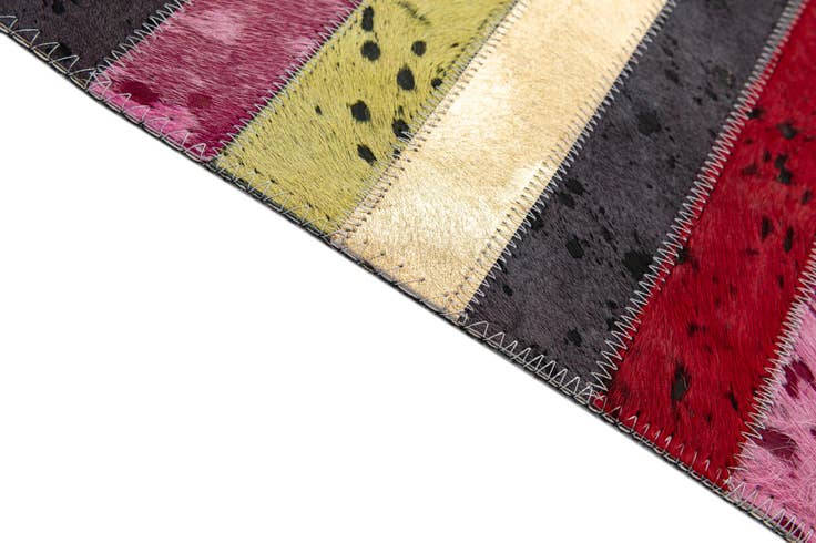 Detail image of 5' 1 x 8' Cowhide - Patchwork Rug