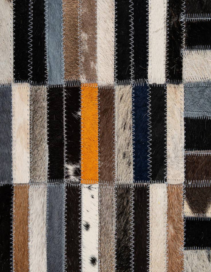 Detail image of 5' 1 x 7' 11 Cowhide - Patchwork Rug