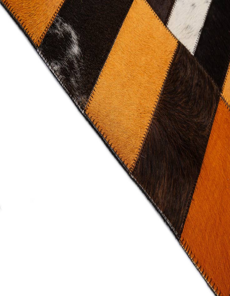 Detail image of 5' 1 x 7' 11 Cowhide - Patchwork Rug