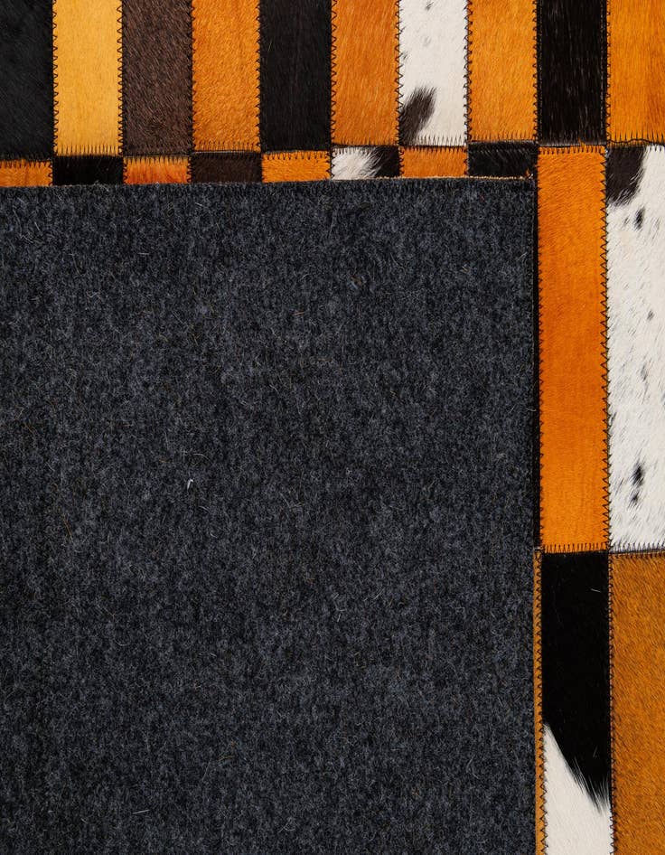 Detail image of 5' 1 x 7' 11 Cowhide - Patchwork Rug