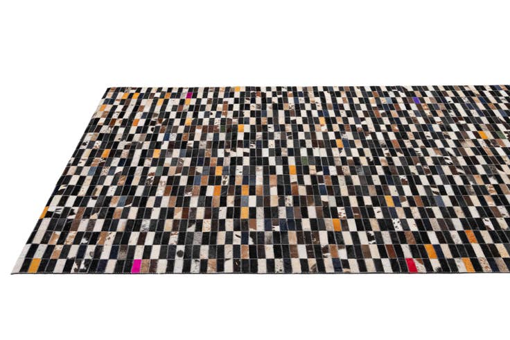 Detail image of 5' 1 x 7' 11 Cowhide - Patchwork Rug