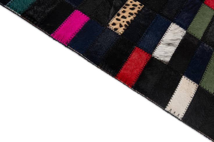 Detail image of 5' 3 x 8' Cowhide - Patchwork Rug