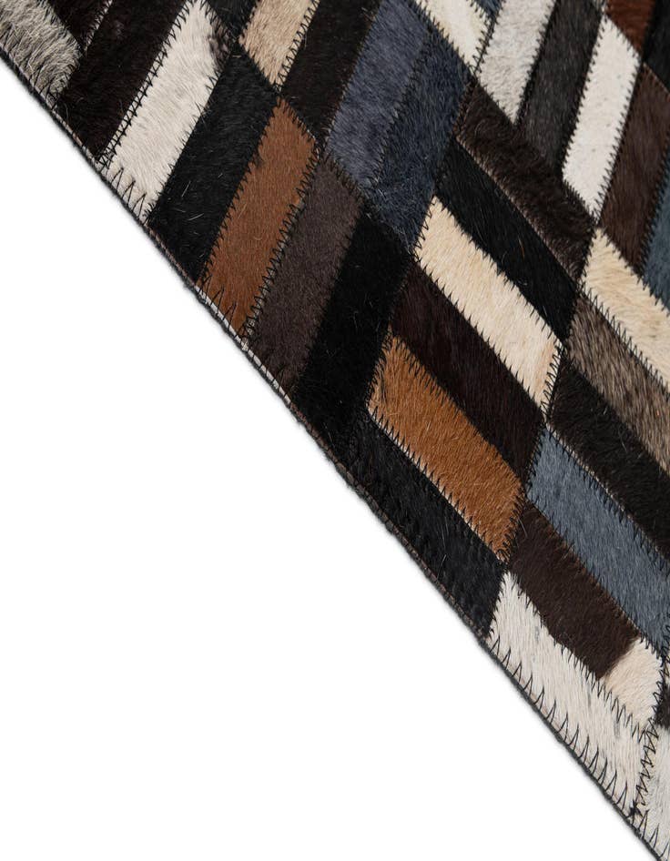 Detail image of 5' 1 x 8' 1 Cowhide - Patchwork Rug