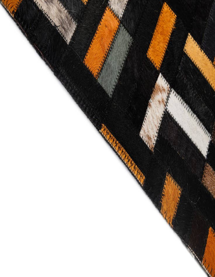 Detail image of 5' 2 x 8' Cowhide - Patchwork Rug