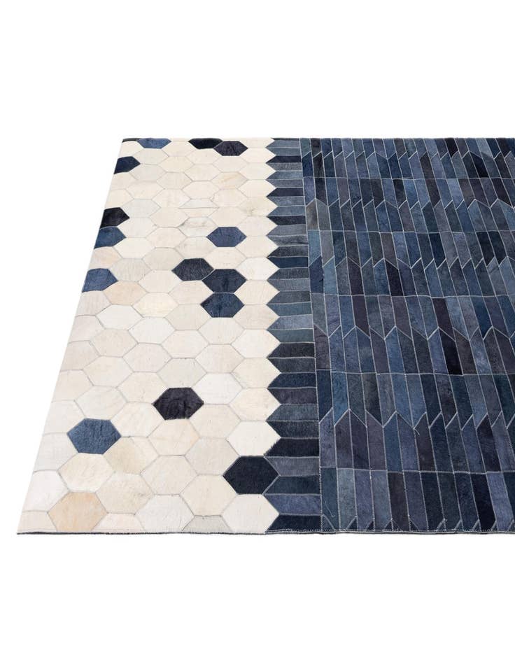 Detail image of 5' 1 x 8' Cowhide - Patchwork Rug