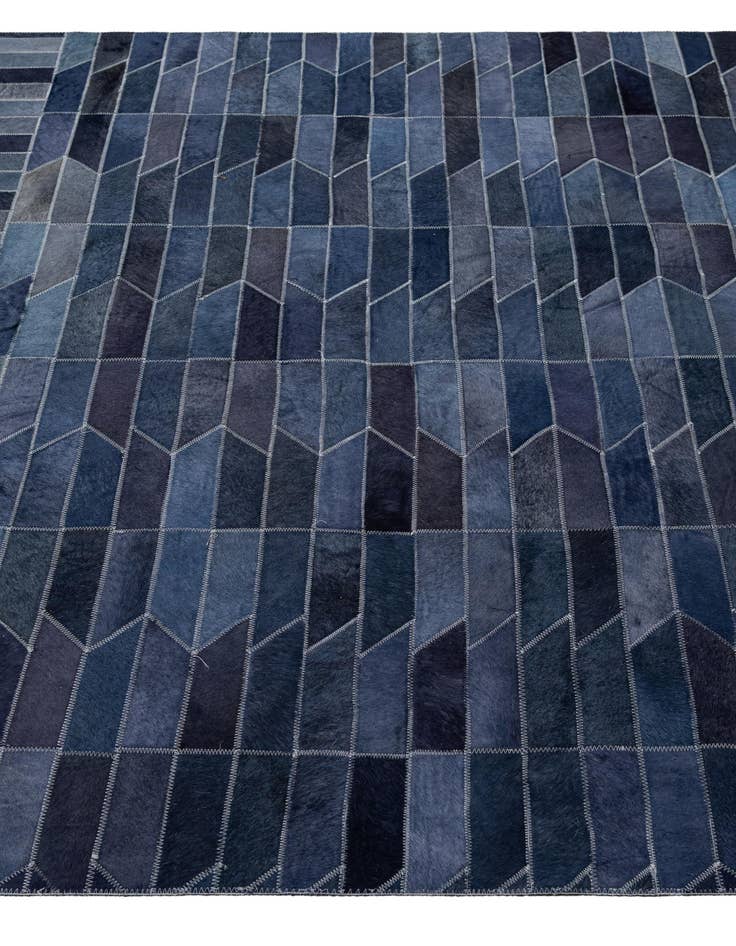 Detail image of 5' 1 x 8' Cowhide - Patchwork Rug