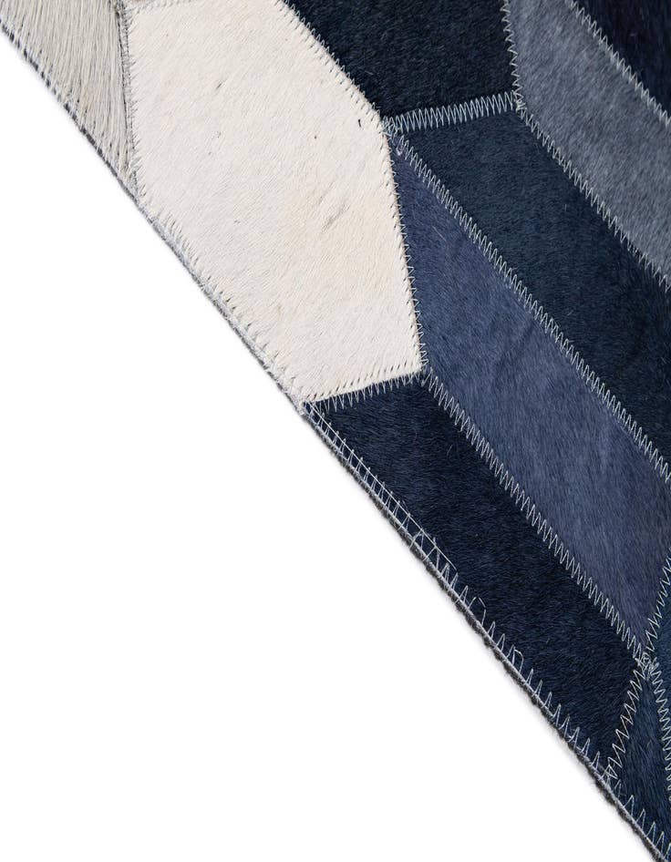 Detail image of 5' 1 x 8' Cowhide - Patchwork Rug