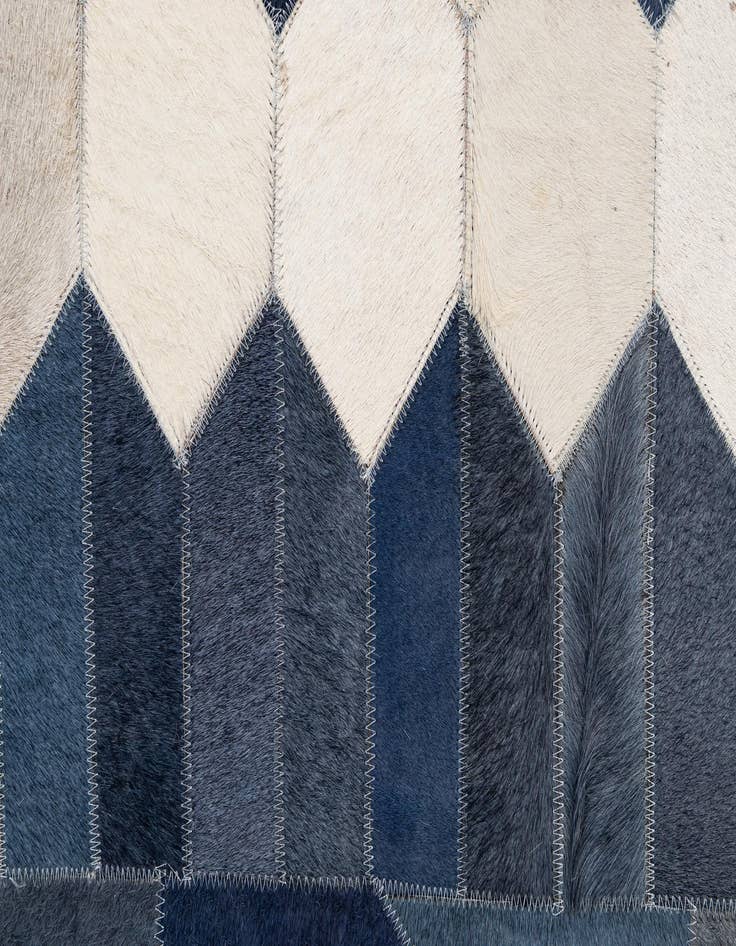 Detail image of 5' 1 x 8' Cowhide - Patchwork Rug