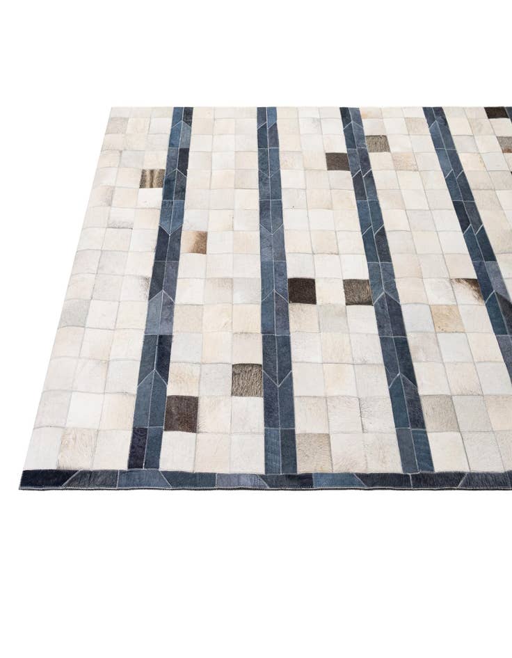 Detail image of 5' 1 x 7' 11 Cowhide - Patchwork Rug