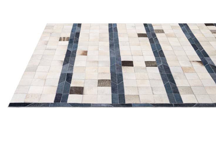 Detail image of 5' 1 x 7' 11 Cowhide - Patchwork Rug