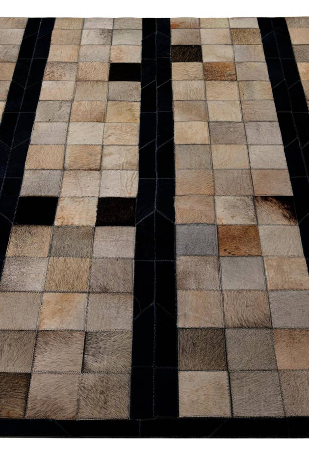 Detail image of 5' 1 x 7' 11 Cowhide - Patchwork Rug