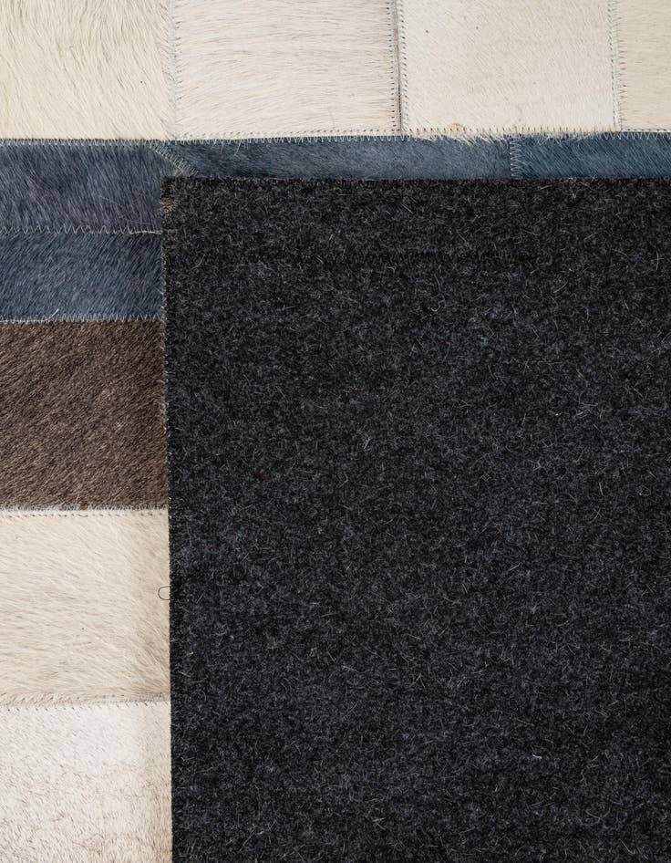 Detail image of 5' 1 x 7' 11 Cowhide - Patchwork Rug