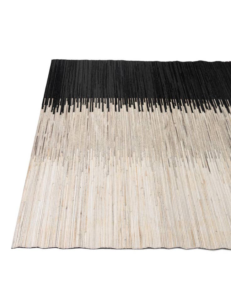 Detail image of 5' 6 x 8' Cowhide - Patchwork Rug