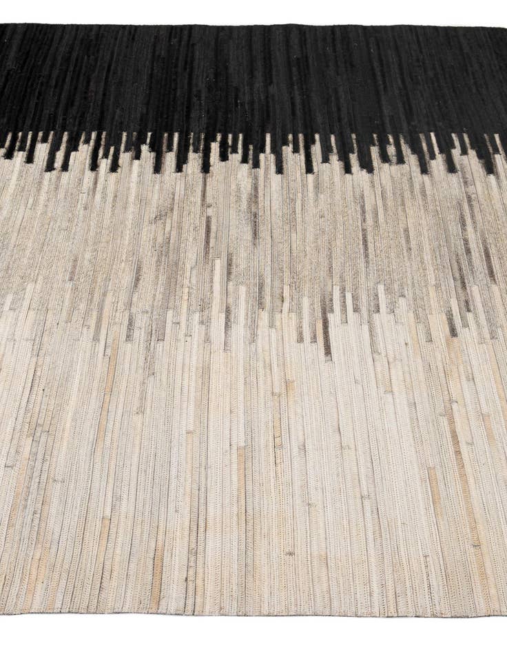 Detail image of 5' 6 x 8' Cowhide - Patchwork Rug