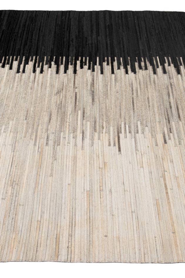 Detail image of 5' 6 x 8' Cowhide - Patchwork Rug