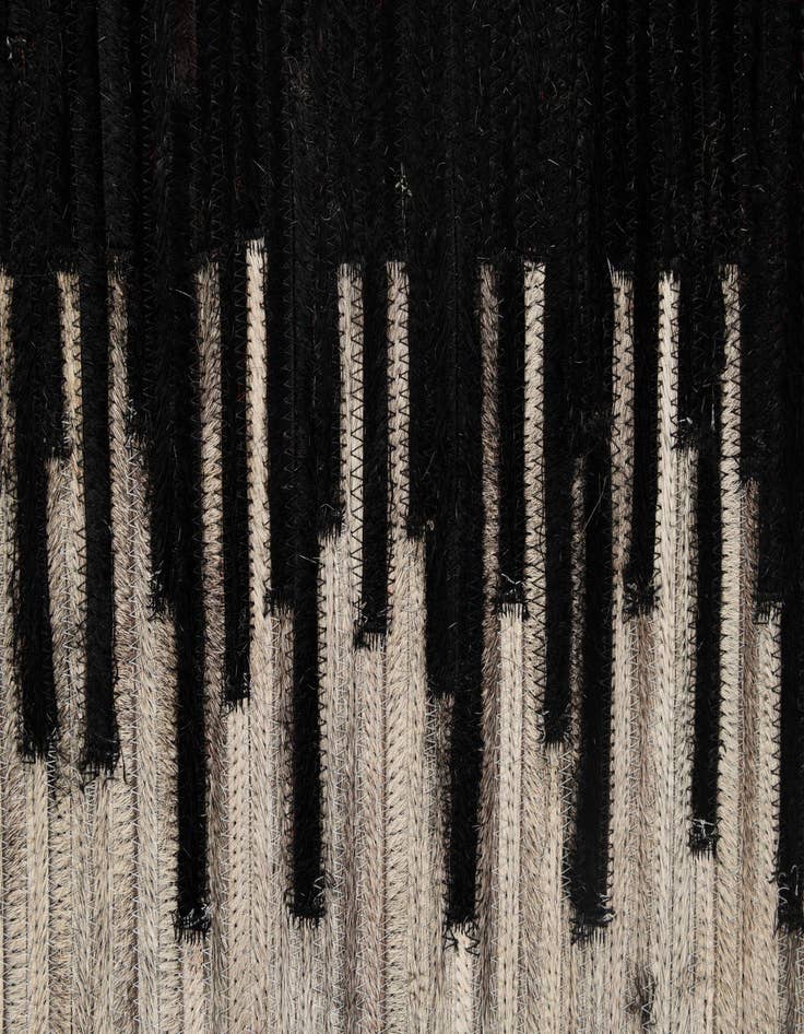 Detail image of 5' 6 x 8' Cowhide - Patchwork Rug