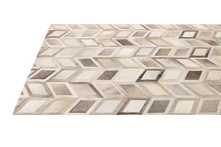 Detail image of 5' 3 x 7' 8 Cowhide - Patchwork Rug