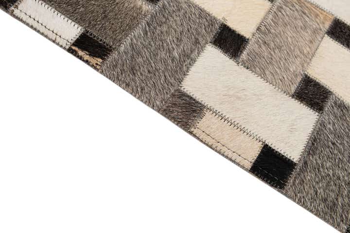 5' 2 x 8' Cowhide - Patchwork Rug