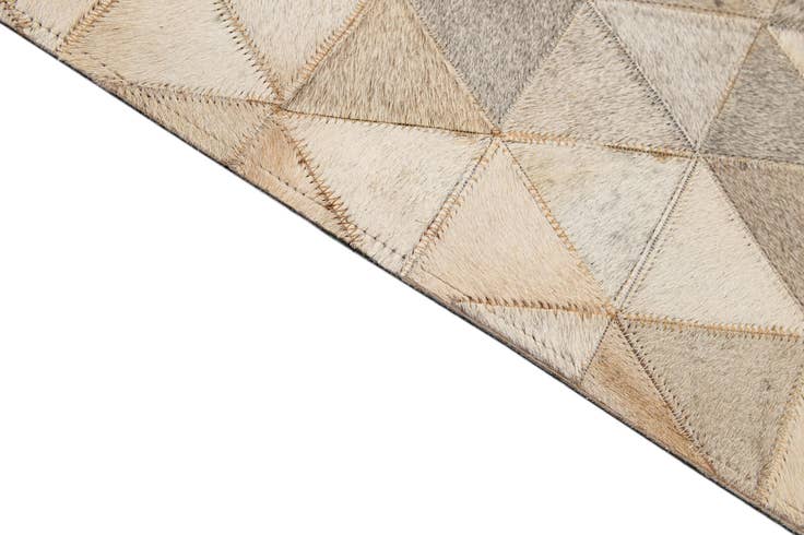 Detail image of 5' 1 x 7' 11 Cowhide - Patchwork Rug