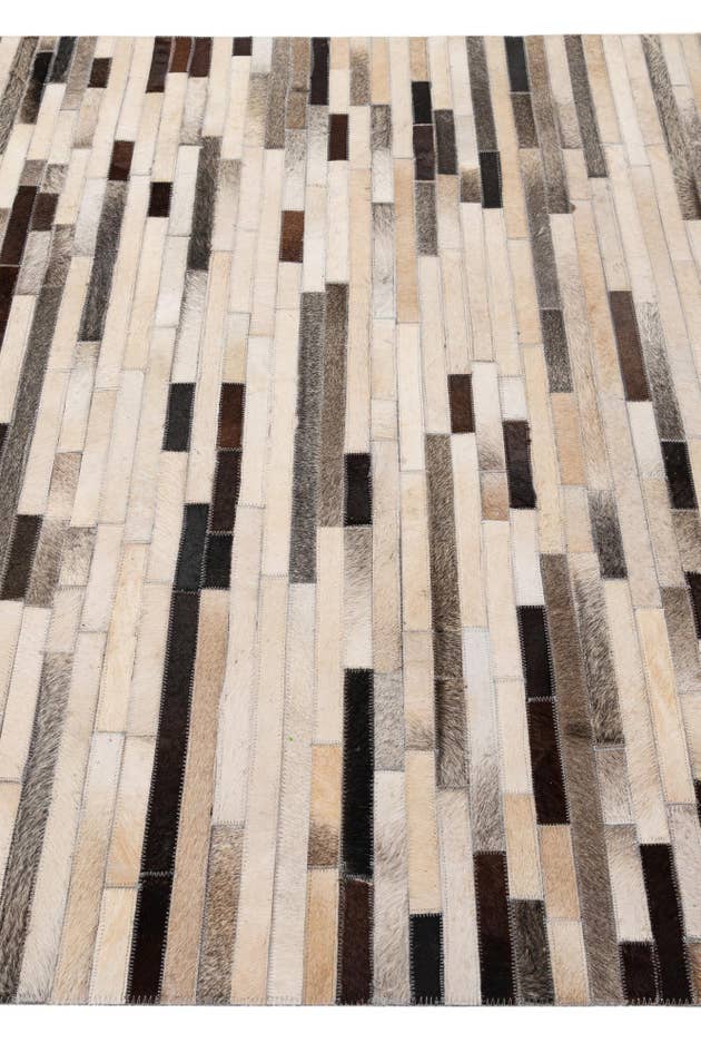 Detail image of 5' 1 x 7' 11 Cowhide - Patchwork Rug