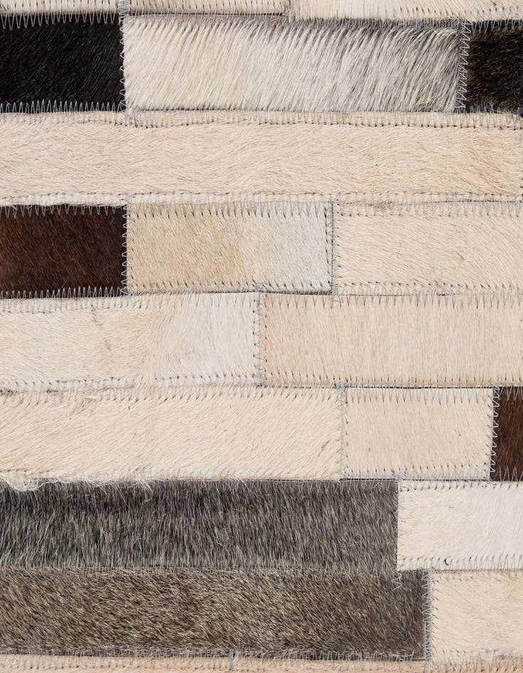 Detail image of 5' 1 x 7' 11 Cowhide - Patchwork Rug