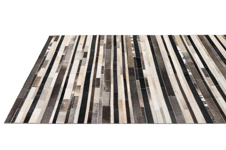 Detail image of 5' x 8' Cowhide - Patchwork Rug