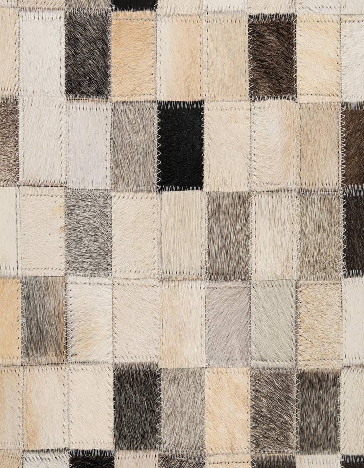Detail image of 5' 1 x 7' 11 Cowhide - Patchwork Rug