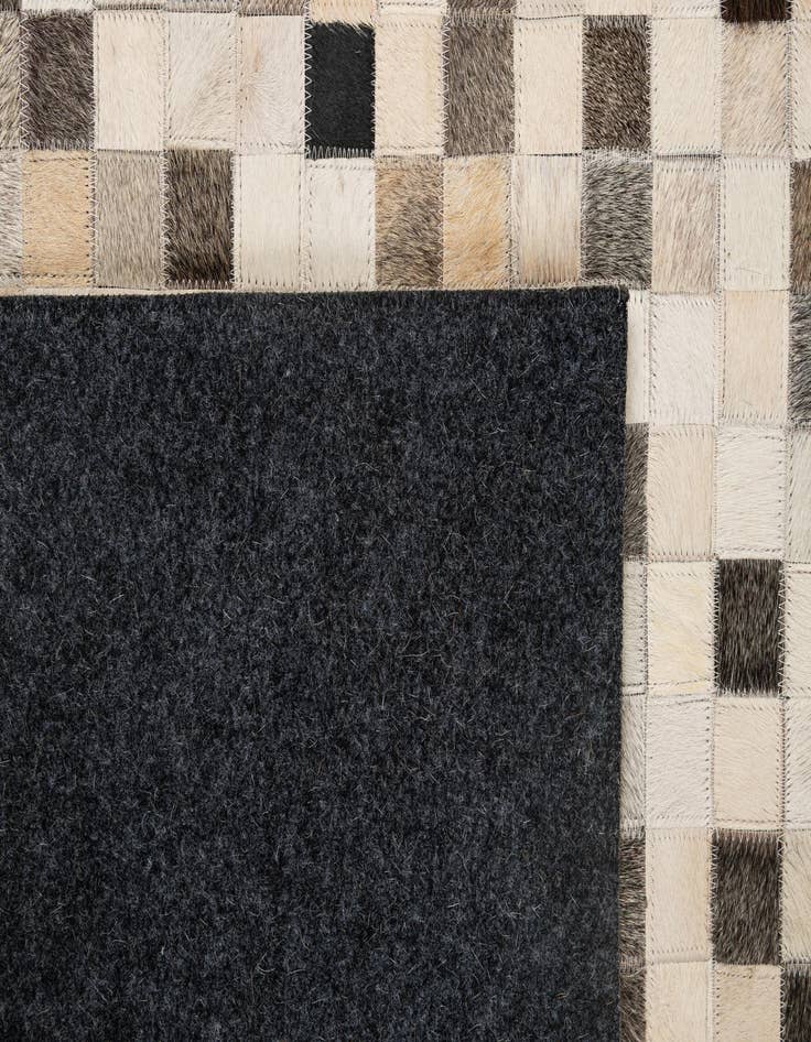 Detail image of 5' 1 x 7' 11 Cowhide - Patchwork Rug