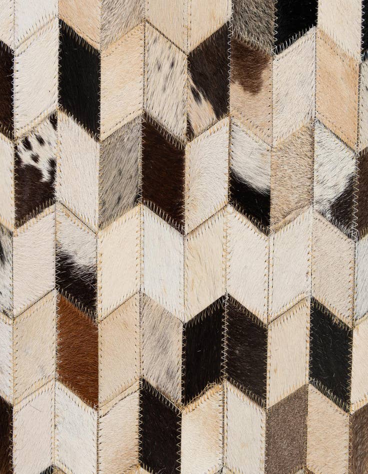 Detail image of 5' 1 x 8' Cowhide - Patchwork Rug