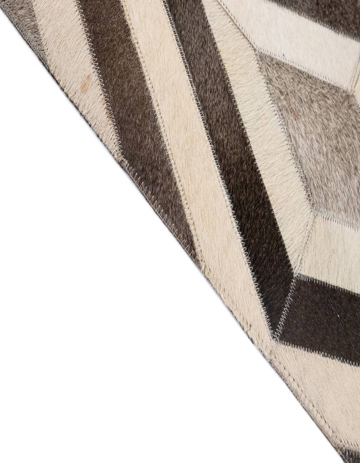 Detail image of 5' 1 x 7' 10 Cowhide - Patchwork Rug