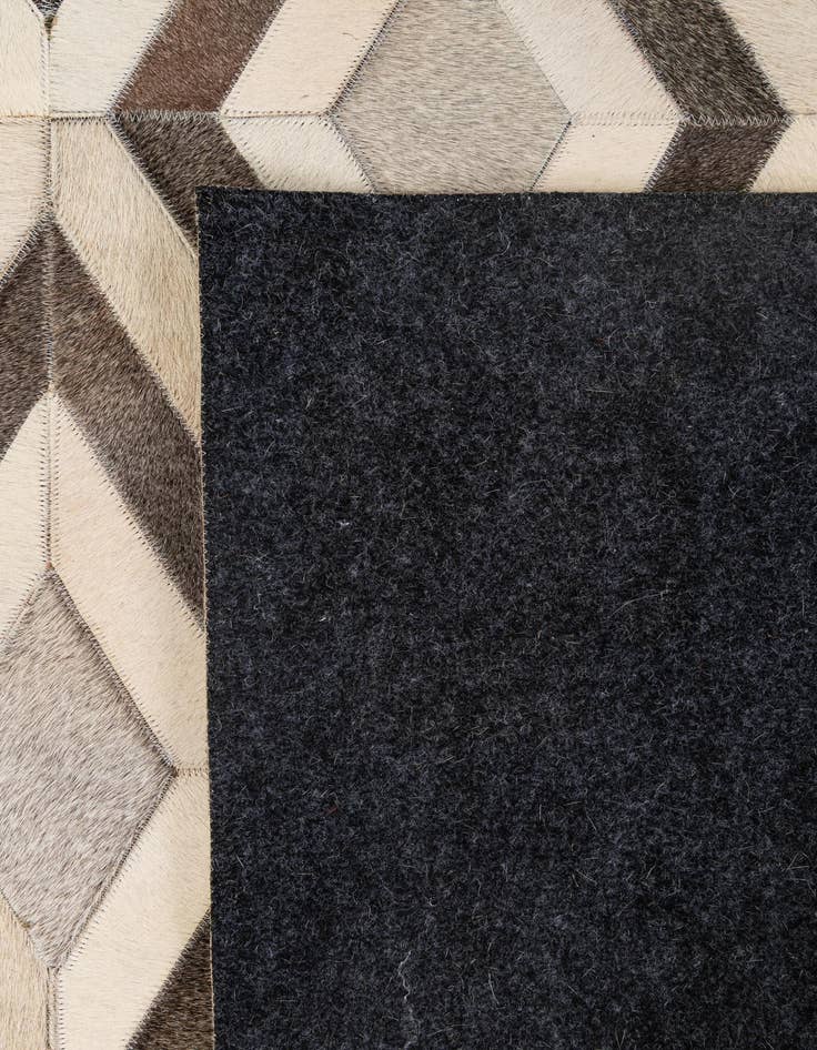 Detail image of 5' 1 x 7' 10 Cowhide - Patchwork Rug