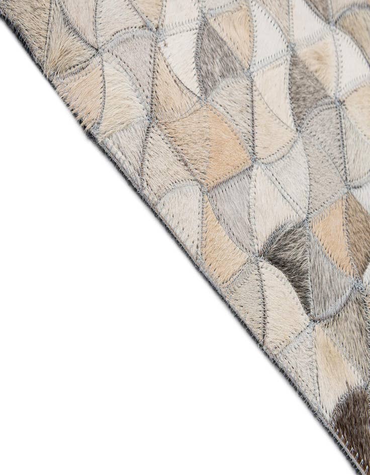 Detail image of 5' x 7' 11 Cowhide - Patchwork Rug