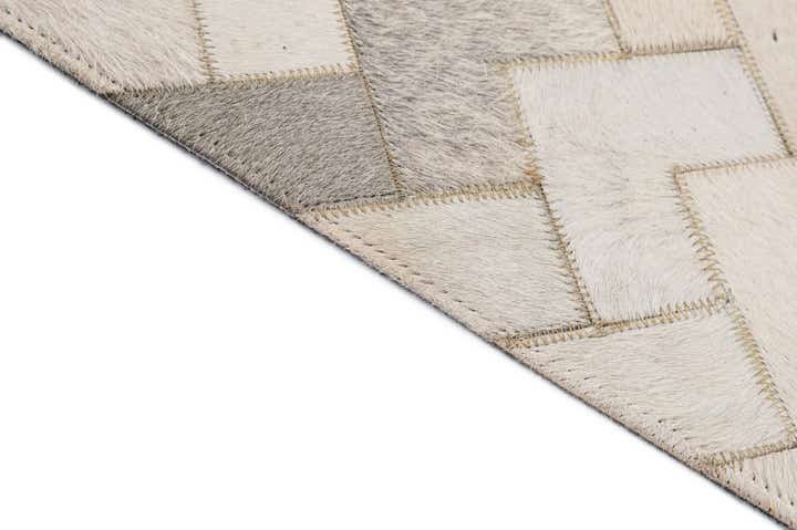 5' 2 x 8' Cowhide - Patchwork Rug