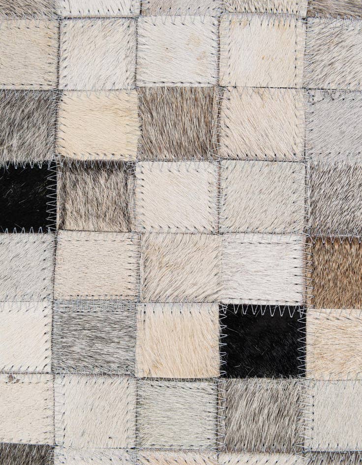 Detail image of 5' x 7' 11 Cowhide - Patchwork Rug