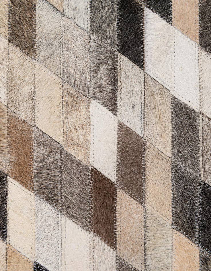 Detail image of 5' 1 x 7' 10 Cowhide - Patchwork Rug