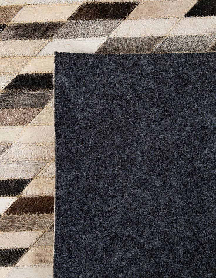 Detail image of 5' 1 x 7' 10 Cowhide - Patchwork Rug