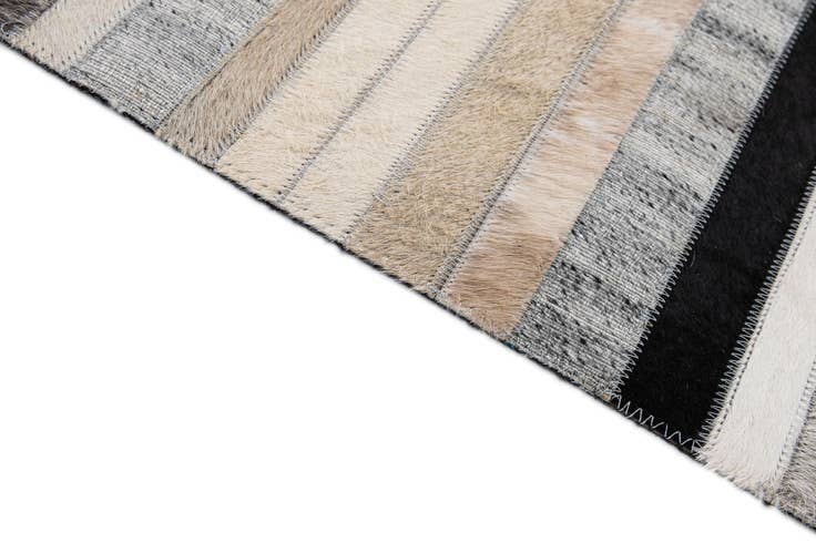 Detail image of 5' 1 x 8' 1 Cowhide - Patchwork Rug