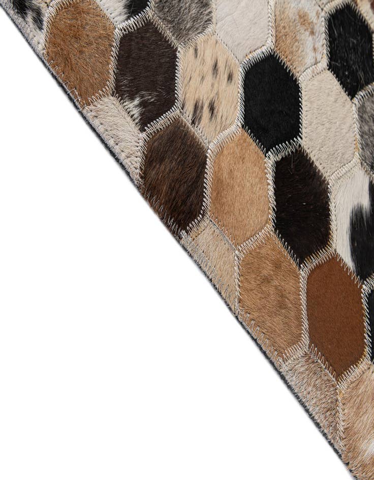 Detail image of 5' 1 x 7' 11 Cowhide - Patchwork Rug
