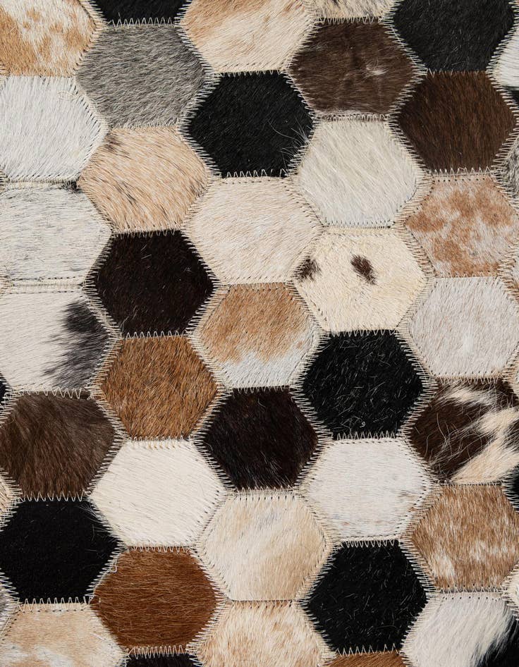 Detail image of 5' 1 x 7' 11 Cowhide - Patchwork Rug