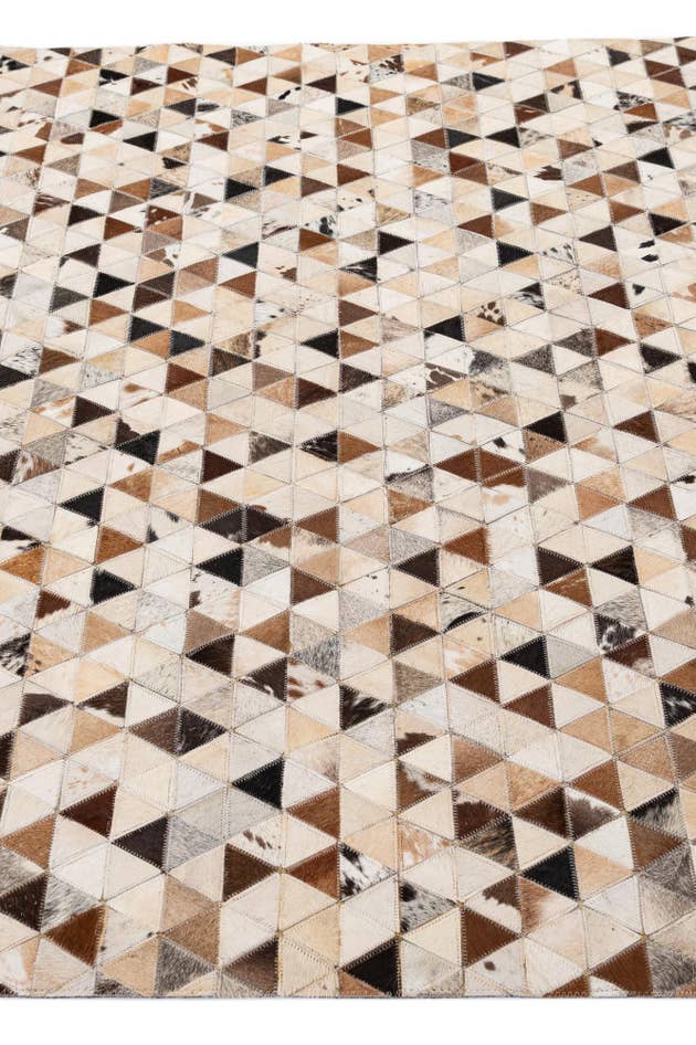 Detail image of 5' 1 x 7' 11 Cowhide - Patchwork Rug