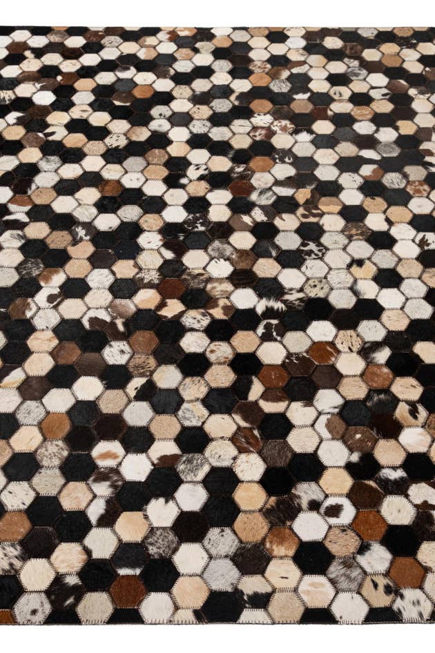 Detail image of 5' 1 x 8' Cowhide - Patchwork Rug