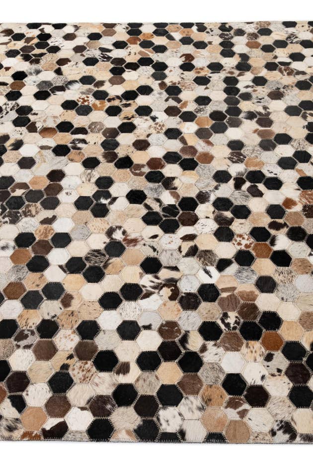 Detail image of 5' 1 x 7' 11 Cowhide - Patchwork Rug