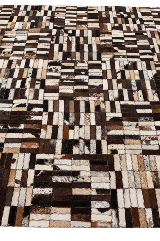Detail image of 5' x 7' 10 Cowhide - Patchwork Rug